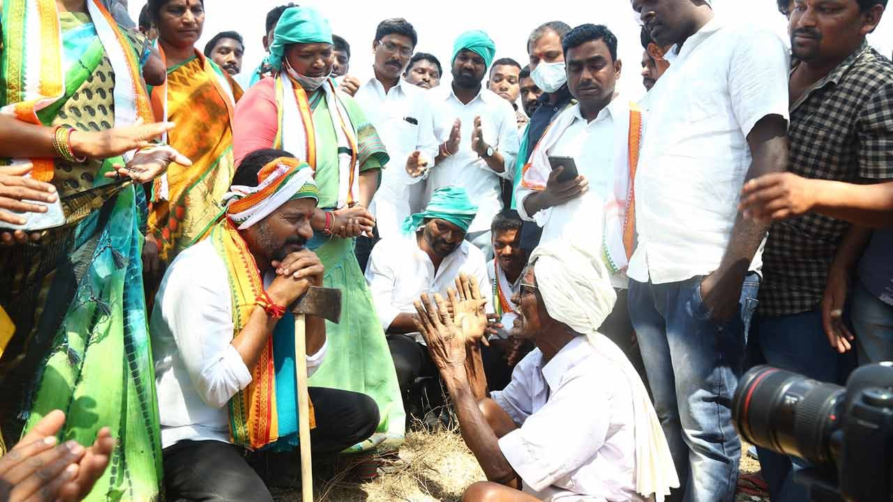 Telangana Congress: ధాన్యం కొనుగోలుపై రాజకీయాలు.. కేంద్ర, రాష్ట్ర ప్రభుత్వాలపై రేవంత్ రెడ్డి ఫైర్..