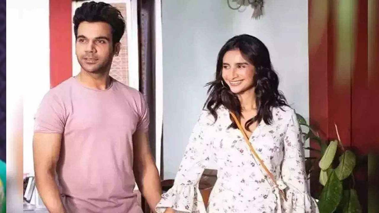 Bollywood: Bollywood love birds that are going to be one today .. Rajkumar&#39;s  romantic proposal that is going viral .. | Rajkummar Rao and Patralekhaa to get  married on Nov 15 ..