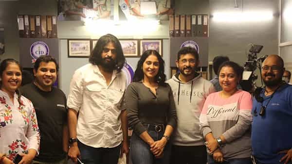 Regina Cassandra: బ్రేకింగ్ న్యూస్ చెప్పేందుకు సిద్ధమైన రెజీనా.. మరో కొత్త సినిమా షూటింగ్ ప్రారంభం..