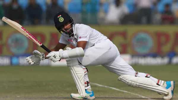 IND vs NZ: వృద్ధిమాన్ సాహా అంతిమ పోరాట యోధుడు.. మెడ నొప్పి ఉన్నా ఆడాడు..