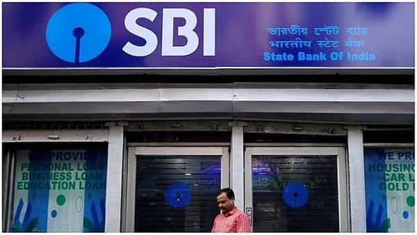 SBI: ఎస్బీఐ సేవల కోసం బ్యాంకుకు వెళ్లాల్సిన అవసరం లేదు.. ఇంట్లో కూర్చుని ఒక SMS లేదా మిస్డ్ కాల్ ఇవ్వండి చాలా..