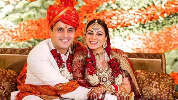 Shraddha Arya: నేవీ అధికారితో ఏడడుగులు నడిచిన గొడవ ముద్దుగుమ్మ.. నెట్టింట్లో ఫొటోలు వైరల్..