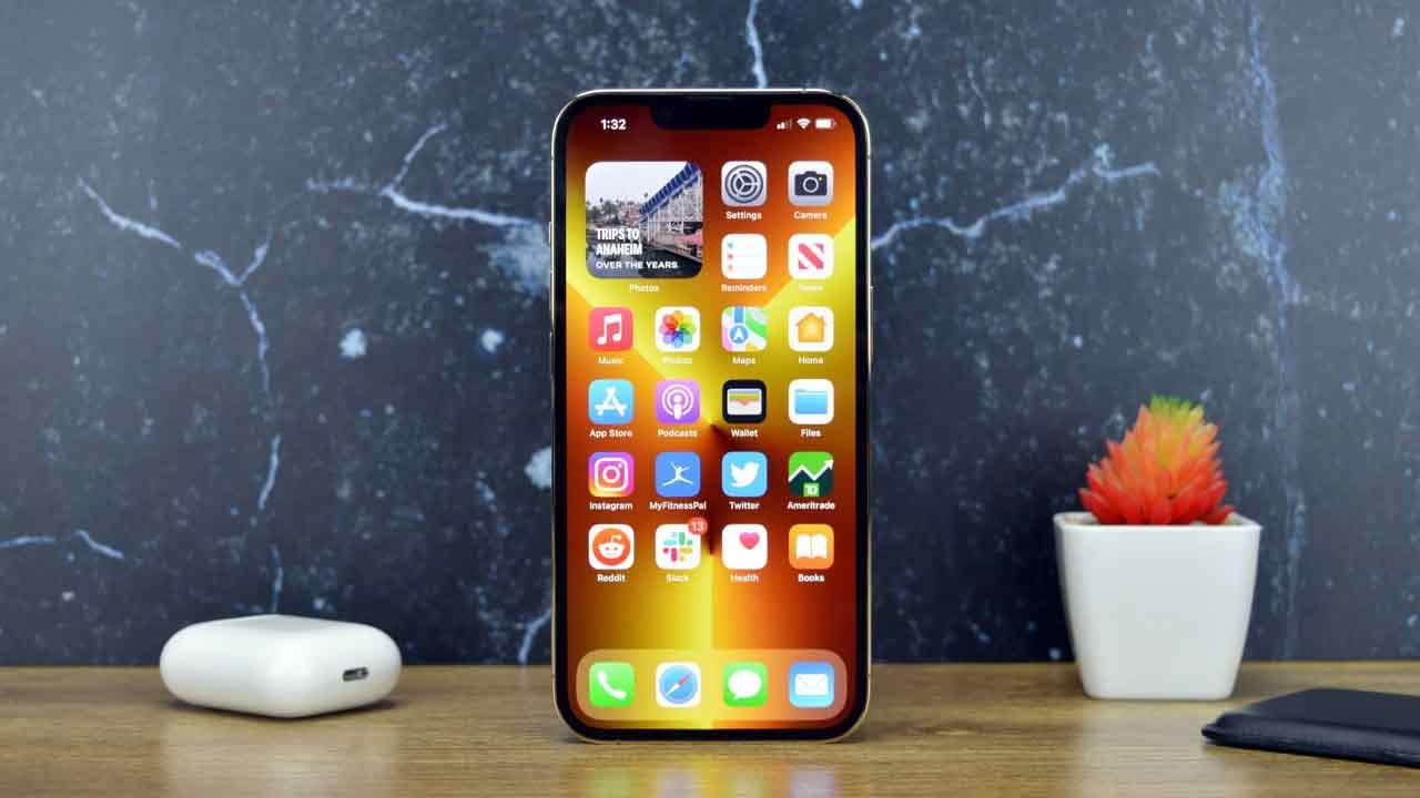 iPhone Features: ఈ ఐఫోన్‌కు బ్యాక్ ట్యాప్ లోగో మాత్రమే కాదండోయ్.. చాలా సీక్రెట్స్ ఉన్నాయి.. అవేంటో తెలుసా..