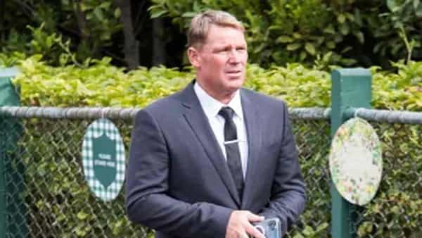 Shane Warne: 300 కిలోల బరువున్న బైక్ మీద నుంచి అదుపు తప్పి కొడుకుతో కలిసి కింద పడిన షేన్ వార్న్.. తప్పిన పెను ప్రమాదం