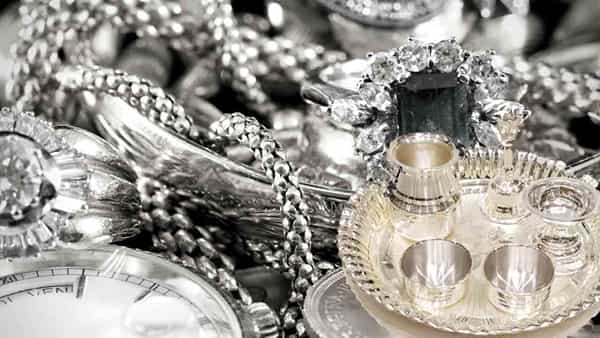 Silver Price Today: వెండి ధరలకు బ్రేకులు.. ప్రధాన నగరాల్లో సిల్వర్ రేట్లు ఇలా..!