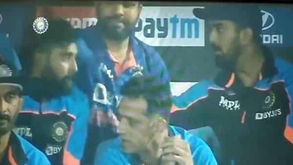 IND vs NZ: సిరాజ్ను రోహిత్ శర్మ ఎందుకు కొట్టాడు.. వైరల్గా మారిన వీడియో..