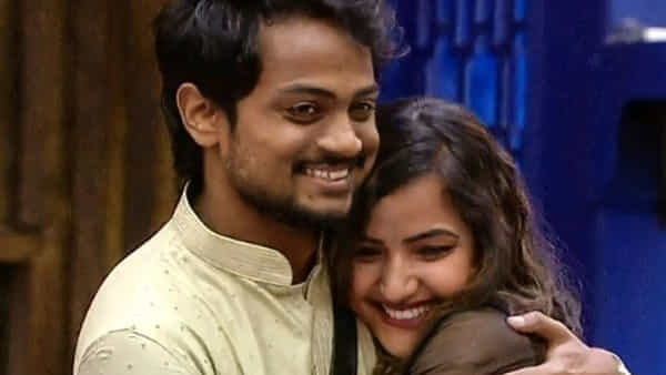 Bigg Boss 5 Telugu: షణ్ముఖ్కు తనకు మధ్య ఏముందో చెప్పేసిన సిరి..చెప్తూ తెగ సిగ్గుపడిందిగా..