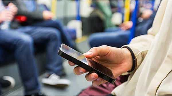 New Technology: మీ పక్కన ఉన్నవారికి మీ స్మార్ట్ఫోన్లో మీరేమి చూస్తున్నారో కనిపించదు.. సరికొత్త టెక్నాలజీ రాబోతోంది.. తెలుసుకోండి!