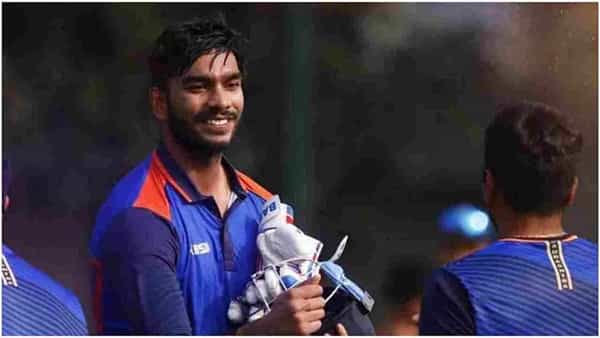 IND vs NZ: ప్లేస్ మాత్రమే మారింది.. పవర్ కాదు.. బంతి, బ్యాట్తోనూ సత్తా చాటిన వెంకటేష్ అయ్యర్.. కివీస్ సిరీస్కు సిద్ధమంటూ సిగ్నల్