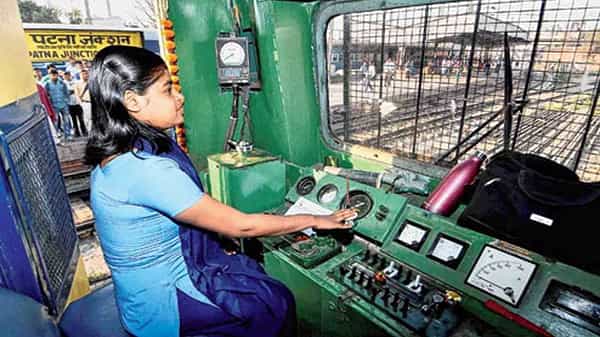 Indian Railway: ట్రైన్ డ్రైవర్ జీతం ఇంజనీర్ కంటే ఎక్కువ..! ఎందుకో తెలుసా..?