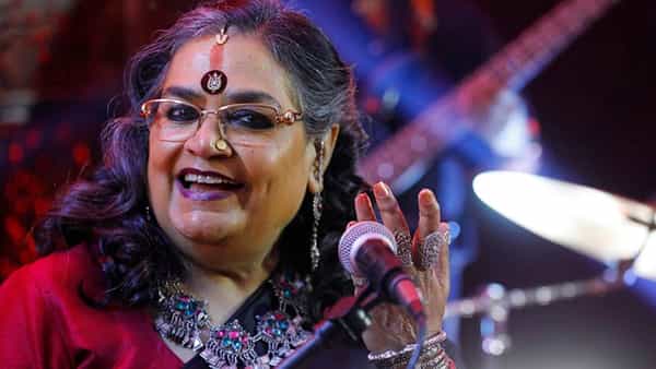 Usha Uthup Birthday: పాటల పూదోటలో ఆమె ఓ అరవిరిసిన మందారం.. ఉషా ఉతుప్ బర్త్ డే..