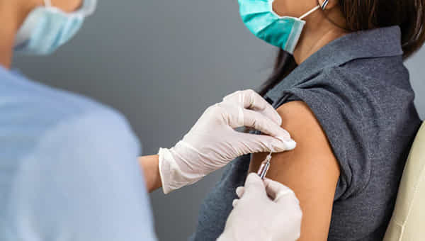 Covid 19 Vaccination: వ్యాక్సిన్ తీసుకోకుంటే జీతం కట్.. ఈ వినూత్న నిర్ణయాన్ని ఎక్కడ తీసుకున్నారో తెలుసా.?