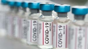 Corona Vaccines: ఇప్పటి వరకు రాష్ట్రాలు, కేంద్ర పాలిత ప్రాంతాలకు ఎన్ని డోసులు అందాయో తెలిపిన కేంద్రం..!