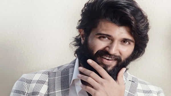 Vijay Devarakonda: ఆ స్టార్ డైరెక్టర్తో విజయ్ దేవరకొండ సినిమా ఆగిపోలేదట.. త్వరలోనే షూటింగ్ అంటూ..