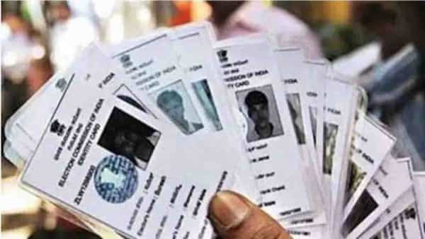 Voter Enrollment: ఓటరు జాబితాలో మార్పులు చేయించుకోవాలనుకుంటున్నారా..? అయితే ఇవాళే ఆఖరు తేదీ!