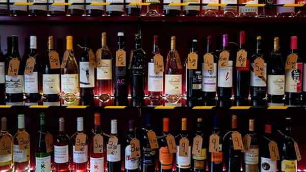 AP - TS Wine Shops: మద్యం షాపుల కోసం ఏపీ-తెలంగాణ వ్యాపారుల కొట్లాట..!