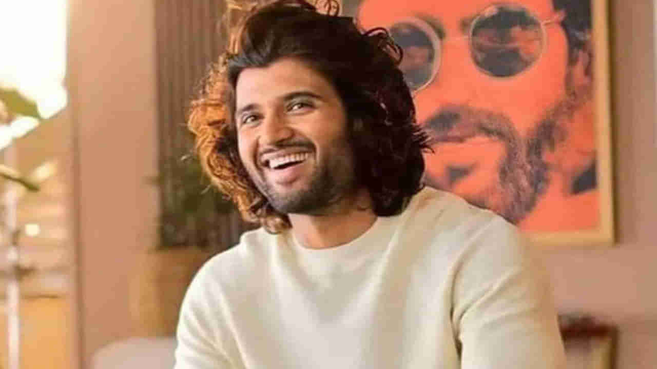 Vijay Deverakonda: సోషల్‌ మీడియాలో మరో సెన్సేషన్‌ క్రియేట్‌ చేసిన టాలీవుడ్‌ రౌడీ.. బన్నీ తర్వాతి స్థానంలో..