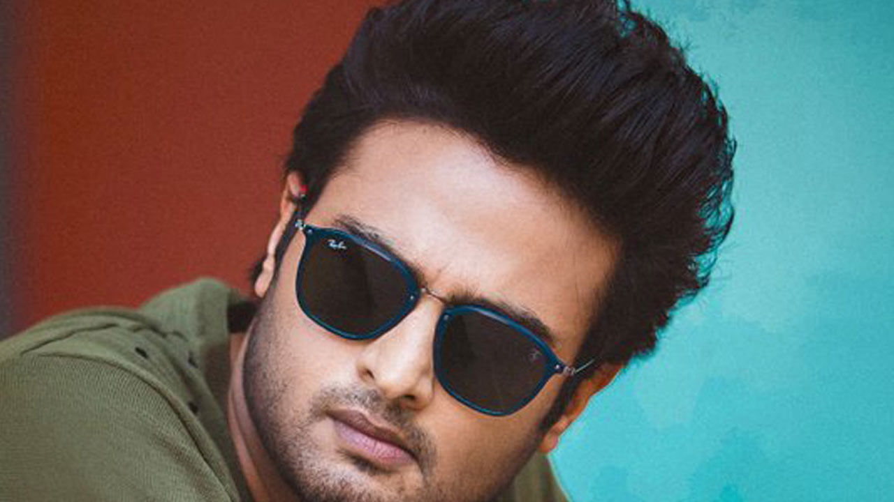 Sudheer Babu: కొత్త సినిమా షూటింగ్‌ను ప్రారంభించిన సుధీర్‌ బాబు.. తొలిసారి మెగాఫోన్‌ పట్టుకోనున్న కమెడియన్‌..