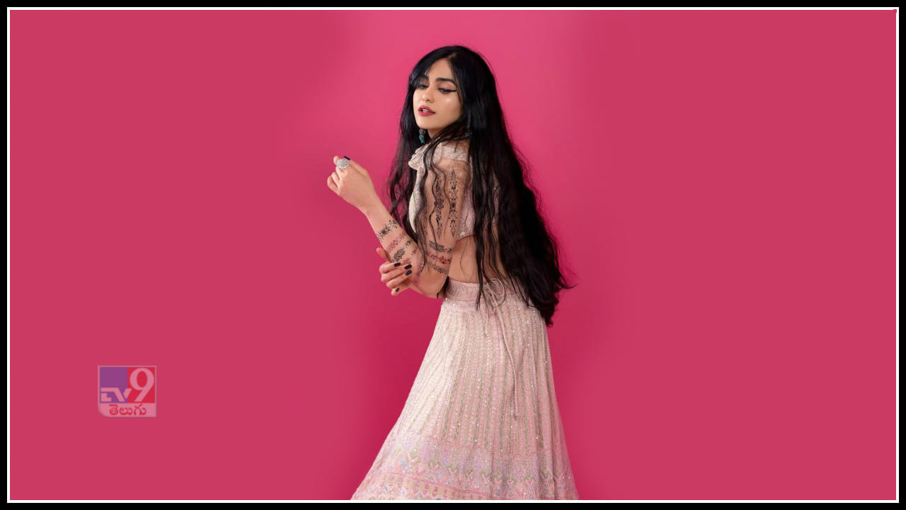 ఓ రేంజ్ లో రెచ్చిపోతున్న అదా శర్మ ఫొటోస్..