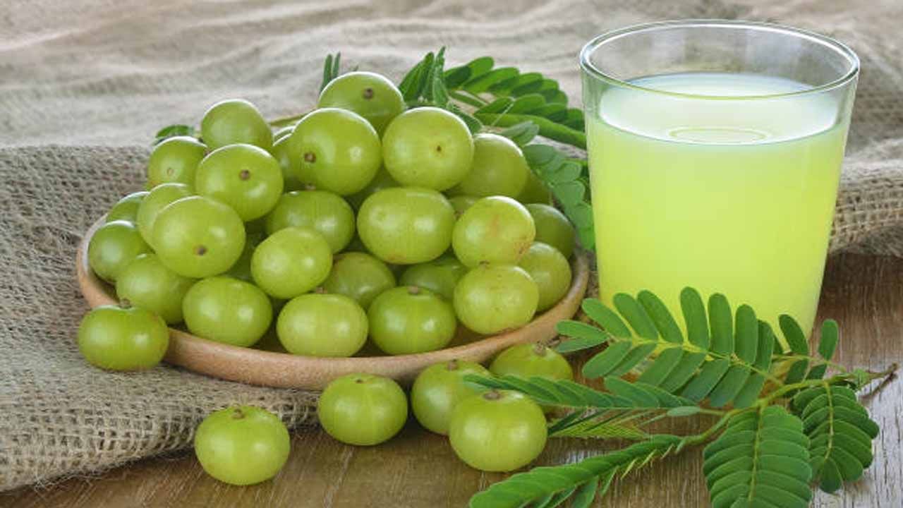 Side Effects of  Amla: ఈ వ్యక్తులు ఉసిరికాయలను అస్సలు తినకూడదట.. ఎందుకో తెలుసుకోండి..