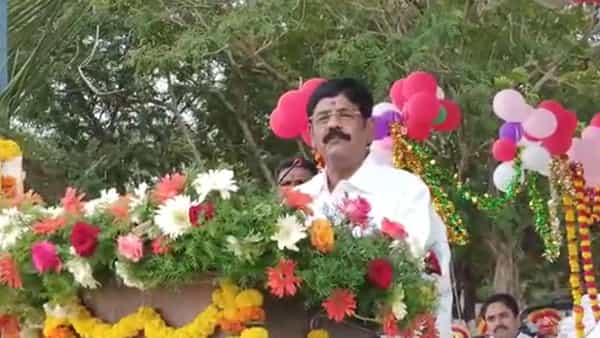 Police vs Mafia: పోలీస్ శాఖపై మాజీ మంత్రి సంచలన కామెంట్స్.. లోకల్ మాఫియాలో వారి ప్రమేయం ఉందంటూ..