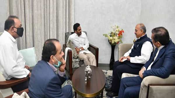 Andhra Pradesh: గుడ్న్యూస్.. ఏపీలో దిగ్గజ ఫార్మా కంపెనీ భారీ పెట్టుబడులు.. 36 వేల మందికి ఉద్యోగాలు