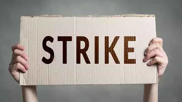 Bank strike: బ్యాంకు ఖాతాదారులకు అలర్ట్.. నేటి నుంచి రెండు రోజుల పాటు ప్రభుత్వ బ్యాంకు ఉద్యోగుల సమ్మె..