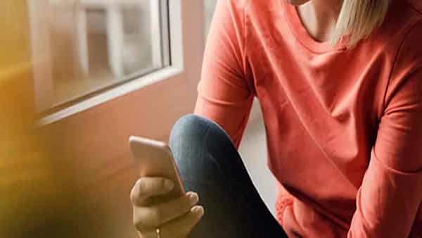 Mobile Phone Missing: స్మార్ట్ ఫోన్ మిస్ అయిందని ఆత్మహత్య చేసుకున్న మహిళ.. ఎక్కడంటే..