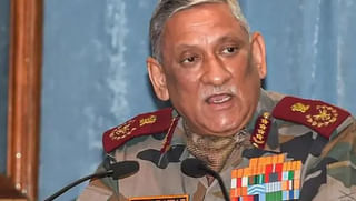 Who is Bipin Rawat: ఊటీ వద్ద కూలిన ఆర్మీ హెలికాప్టర్.. అందులో ప్రయాణిస్తున్న బిపిన్ రావత్ ఎవరో తెలుసా..!