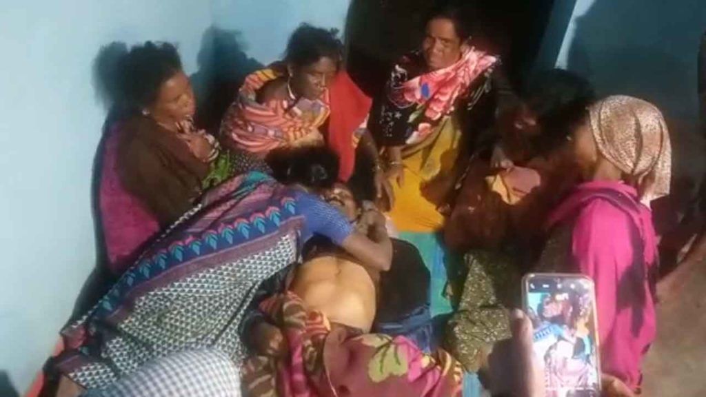 Andhra Pradesh: విశాఖ ఏజెన్సీలో దారుణం.. చేతబడి చేశాడనే నెపంతో ఓ వ్యక్తిని అత్యంత కిరాతకంగా.. Andhra Pradesh: విశాఖ ఏజెన్సీలో దారుణం.. చేతబడి చేశాడనే నెపంతో ఓ వ్యక్తిని అత్యంత కిరాతకంగా..