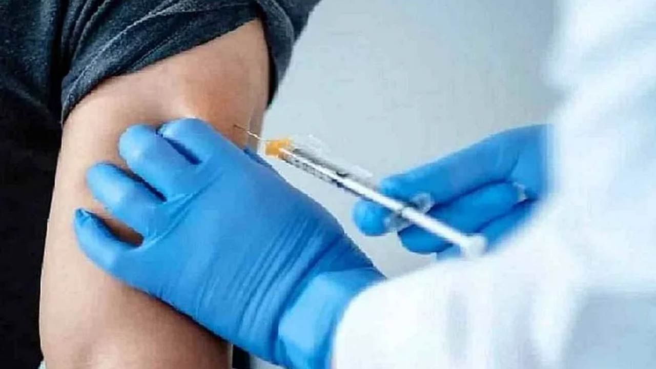 Vaccine Booster Dose: ప్రధాని మోడీ బూస్టర్ డోస్ నిర్ణయంపై హర్షం వ్యక్తం చేస్తున్న ఆప్-కాంగ్రెస్ నేతలు .. ఎవరు ఏం చెప్పారంటే..