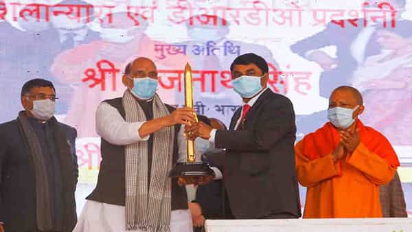 Rajnath Singh: శక్తివంతమైన బ్రహ్మోస్ చూస్తే శత్రు దేశాలు వణికిపోవాలిః రక్షణ మంత్రి రాజ్నాథ్