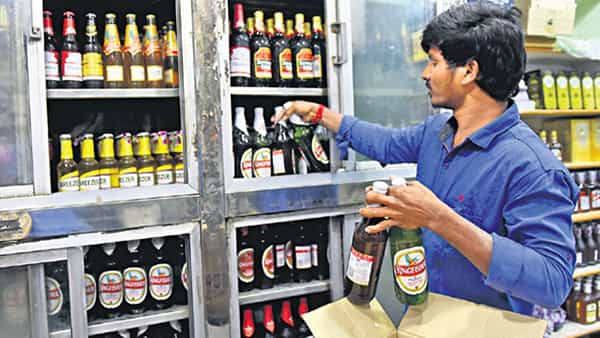 Good News: మందుబాబులకు ఏపీ సర్కార్ గుడ్న్యూస్.. న్యూ ఇయర్ కానుకగా బ్రాండెడ్ మద్యం..
