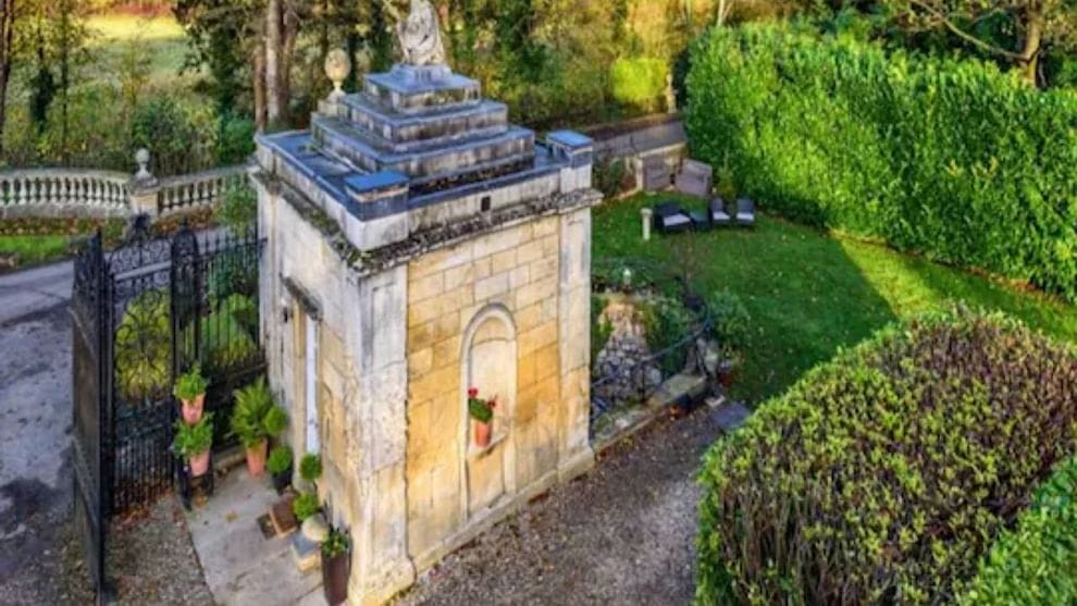 అగ్గిపెట్టె లాంటి ఇల్లు వేలంలో కోట్లు పలుకుతోంది..! కారణం ఏంటో తెలుసా..?