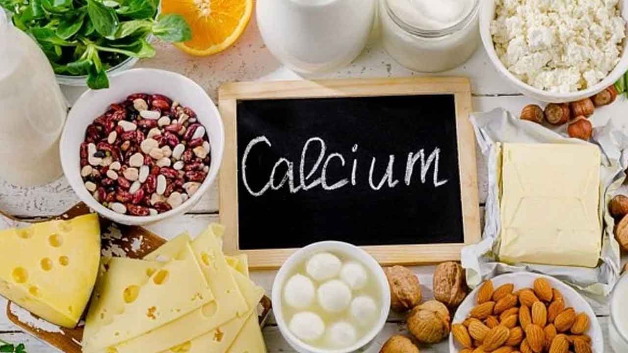 Calcium Rich Foods: ఎముకలు బలంగా ఉండాలంటే.. ఈ 10 ఆహారాలను మీ డైట్‌లో చేర్చాల్సిందే..!