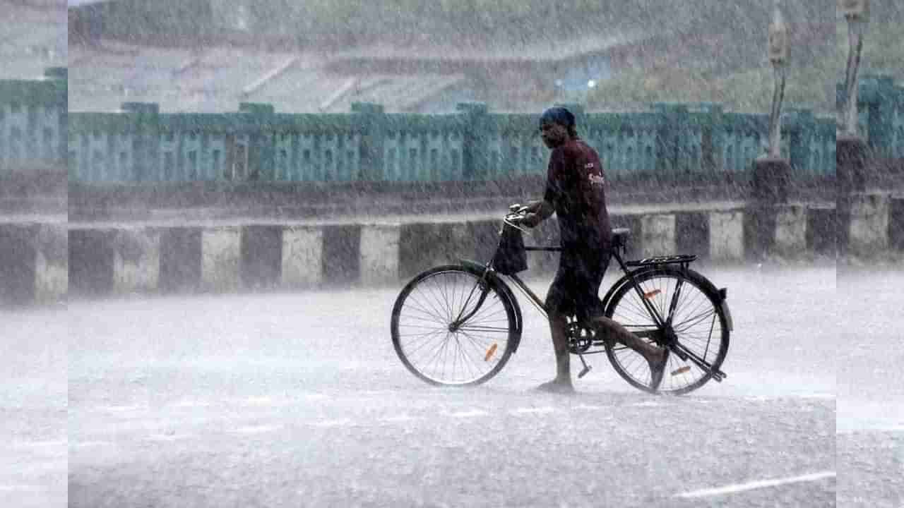 Chennai rain: వరద పోటెత్తింది.. సిటీ జలమయమైంది.. బిక్కు బిక్కుమంటున్న చెన్నై మహానగరం..