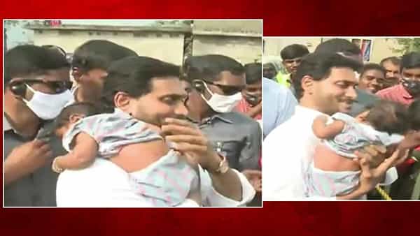 CM Jagan: అండగా నిలుస్తాం..! ఆదుకుంటాం..! ఎవరూ అధైర్యపడొద్దు..! వరద బాధితుల్లో ధైర్యం నింపిన సీఎం..