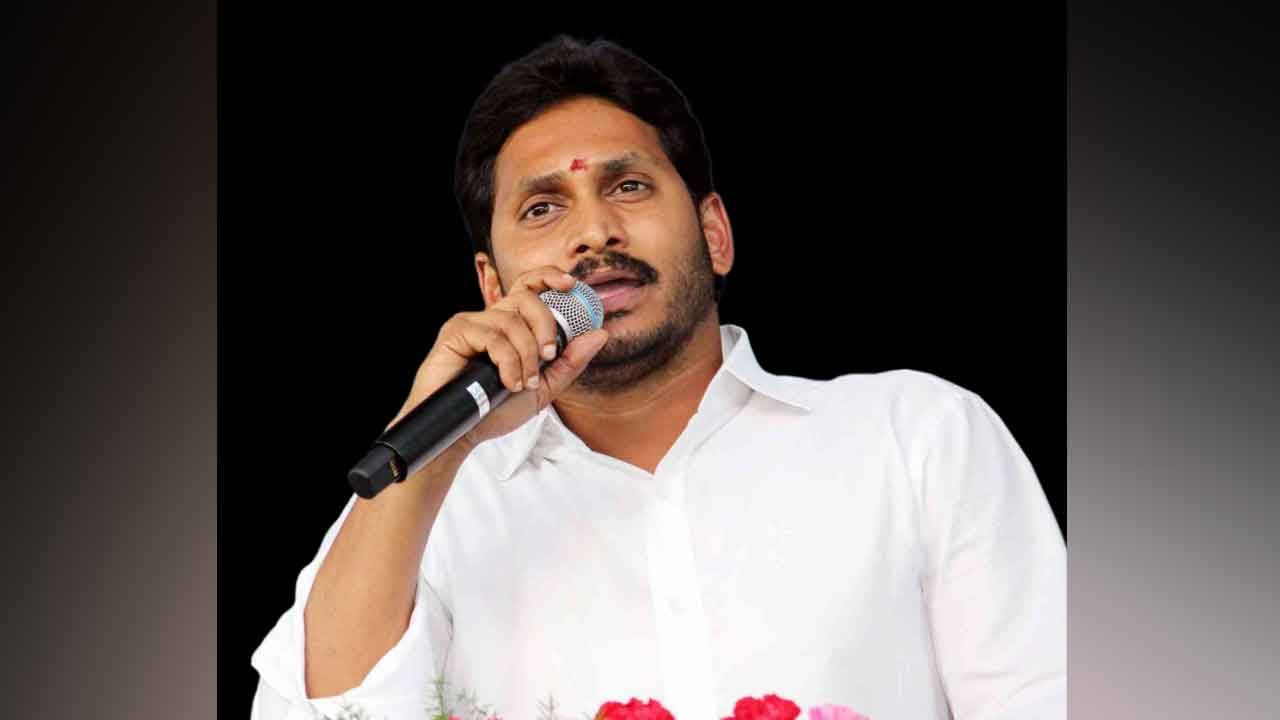 CM YS Jagan: పేదలకు మంచి చేయడం తప్పా.? సినిమా టికెట్ల తగ్గింపుపై సీఎం జగన్ కీలక వ్యాఖ్యలు