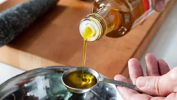 Cooking Oil: మీరు వాడుతున్న వంట నూనె మంచిదో, కాదో తెలుసా..? ఏ ఆయిల్ ఆరోగ్యానికి మంచిదంటే..