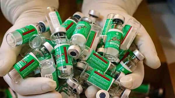 Covid Vaccine: బూస్టర్ డోస్లకు బదులు దేశంలోని ప్రజలందరికీ కరోనా వ్యాక్సిన్లకే ప్రాధాన్యత.. సూచిస్తున్న నిపుణులు