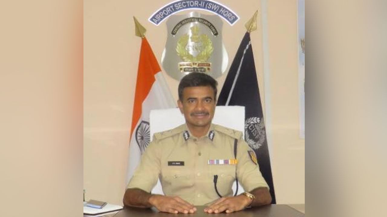 IPS Transfers in Telangana: తెలంగాణలో భారీగా ఐపిఎస్‌ల బదిలీ.. హైదరాబాద్ సీపీగా సీవీ ఆనంద్.. పూర్తి వివరాలివే..