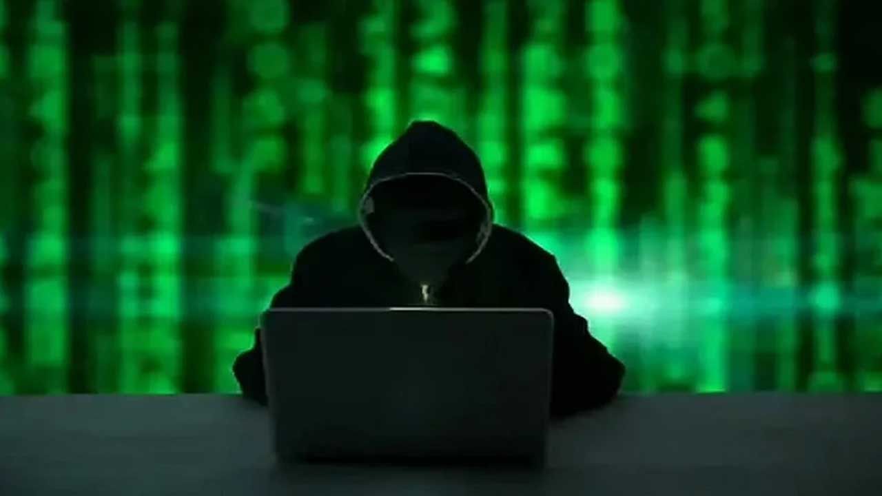 Cyber Fraud: సైబర్ నేరగాళ్ల మాయ..కంపెనీ మెయిల్ హ్యాక్ చేసి రూ. 46 లక్షలు కొల్లగొట్టిన వైనం..