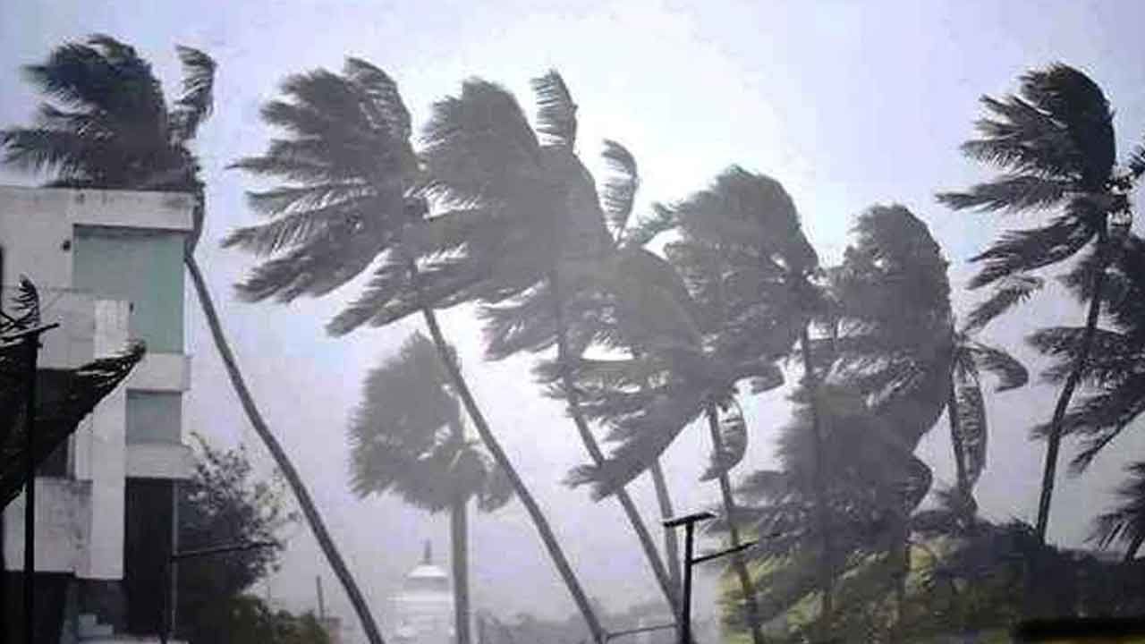 Cyclone Jawad: మళ్లీ వర్షాలు.. దూసుకొస్తున్న ‘జవాద్‌’ తుఫాన్‌.. ఏపీ, ఒడిశా తీర ప్రాంతాలకు అలెర్ట్..