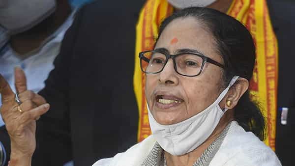 Mamata Banerjee: దీదీ దేశభక్తి ఇదేనా?.. జాతీయ గీతాన్ని మమత అవమానించారంటూ బీజేపీ శ్రేణుల ఆగ్రహం.. వైరలవుతోన్న వీడియో..
