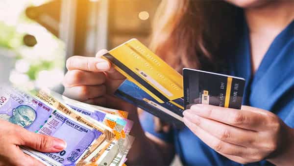 Debit Cards Insurance: డెబిట్ కార్డుపై కూడా ఇన్సూరెన్స్ ఉంటుందని మీకు తెలుసా..? పూర్తి వివరాలు తెలుసుకోండి..!