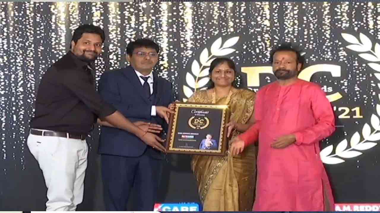 Care Awards: కరోనా సమయంలో సేవలందించిన వైద్యులకు కేర్ అవార్డులు.. 100 మందికి అందజేత..