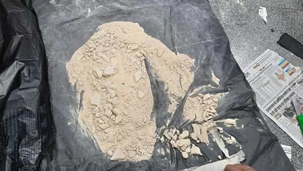 Drugs Seize: డ్రగ్స్ సరఫరాలో కొత్త ట్రెండ్.. మహిళలతో రహస్యంగా దందా.. ఢిల్లీ ఎయిర్పోర్ట్లో..