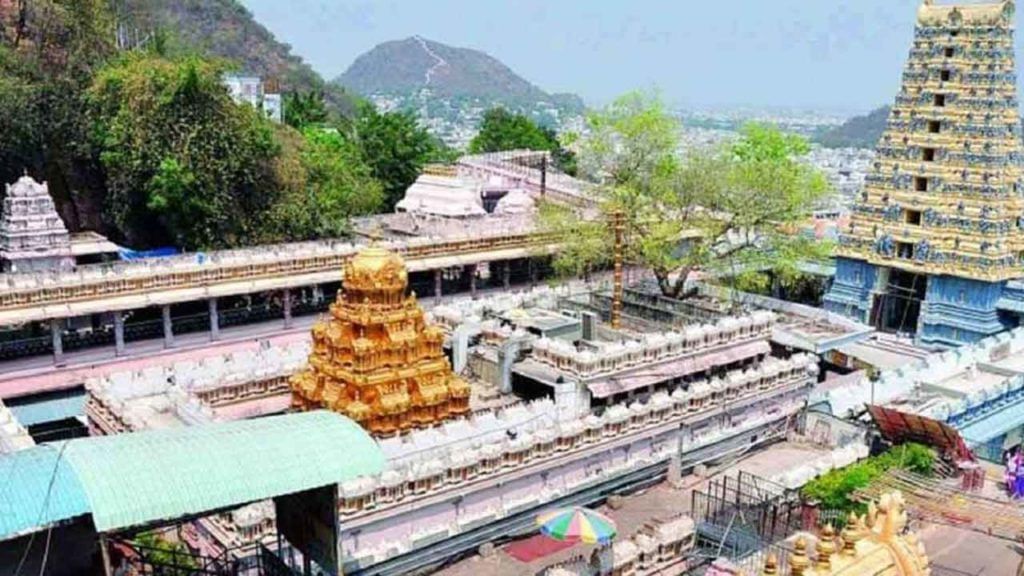 Vijayawada Durga Temple: దుర్గమ్మ ఆలయంలో మరో వివాదం.. అడిగితే నో కామెంట్ అంటున్న అధికారులు..! Vijayawada Durga Temple: దుర్గమ్మ ఆలయంలో మరో వివాదం.. అడిగితే నో కామెంట్ అంటున్న అధికారులు..!