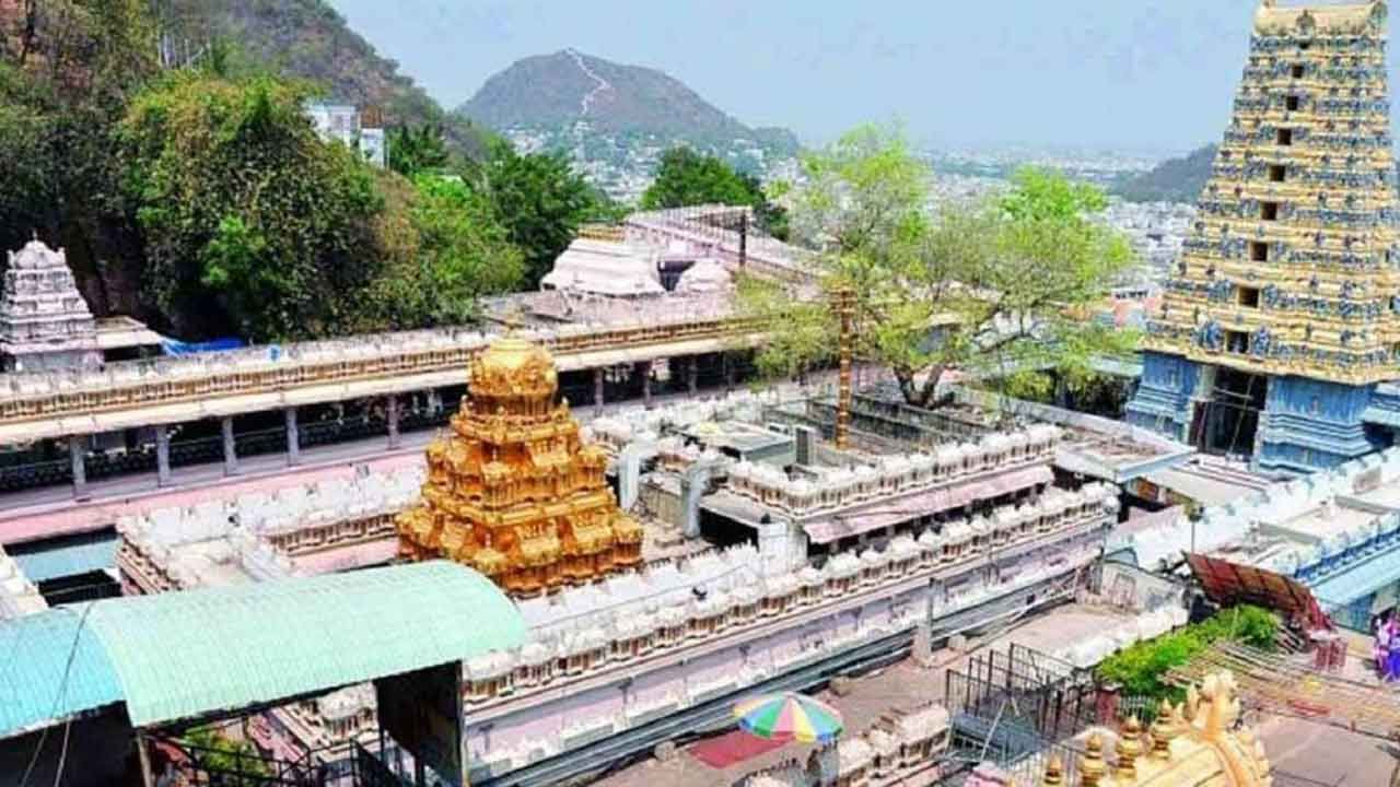 Vijayawada Durga Temple: దుర్గమ్మ ఆల‌యంలో మరో వివాదం.. అడిగితే నో కామెంట్ అంటున్న అధికారులు..!
