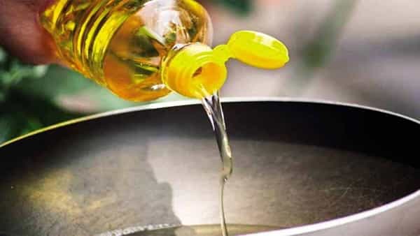 Edible Oil Prices: సామాన్యులకు గుడ్న్యూస్.. మరింతగా దిగి రానున్న వంట నూనె ధరలు